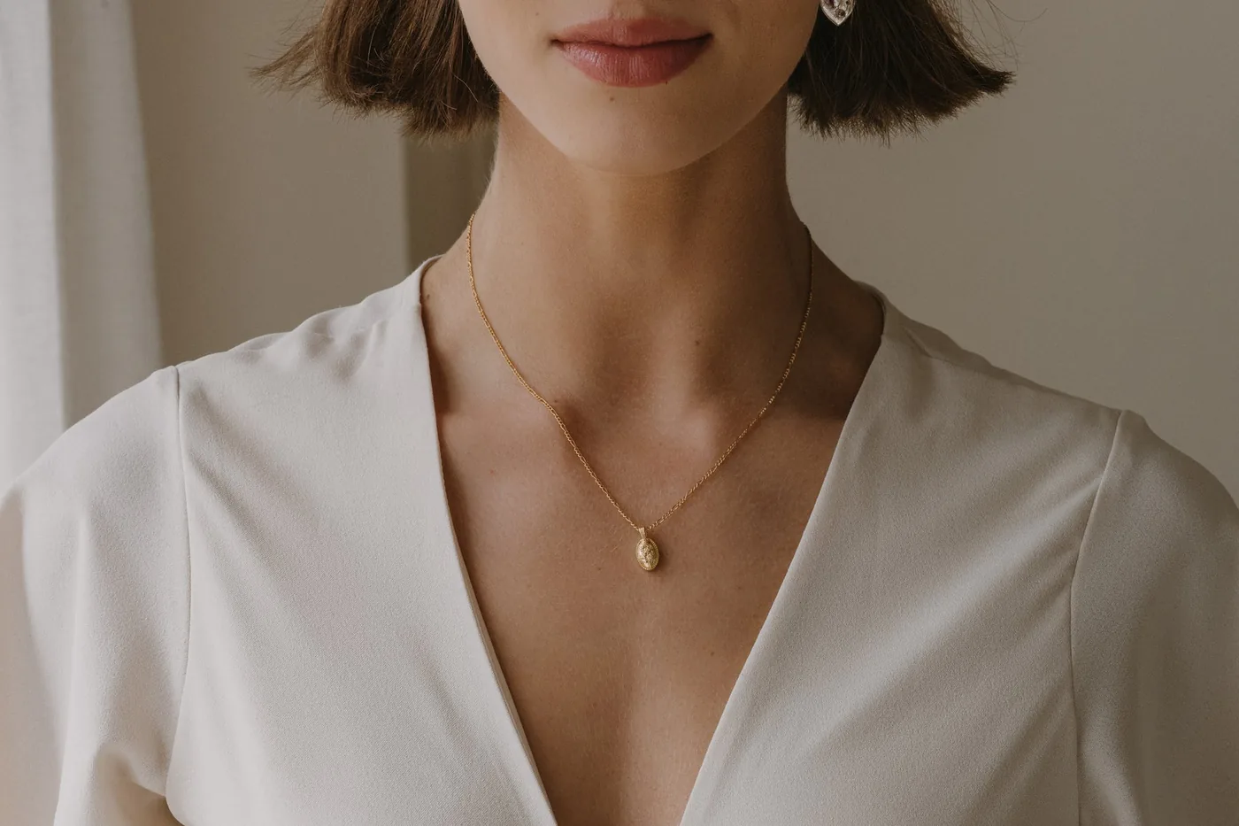 Forget-Me-Not Oval Cremains Urn Necklace — product image 18